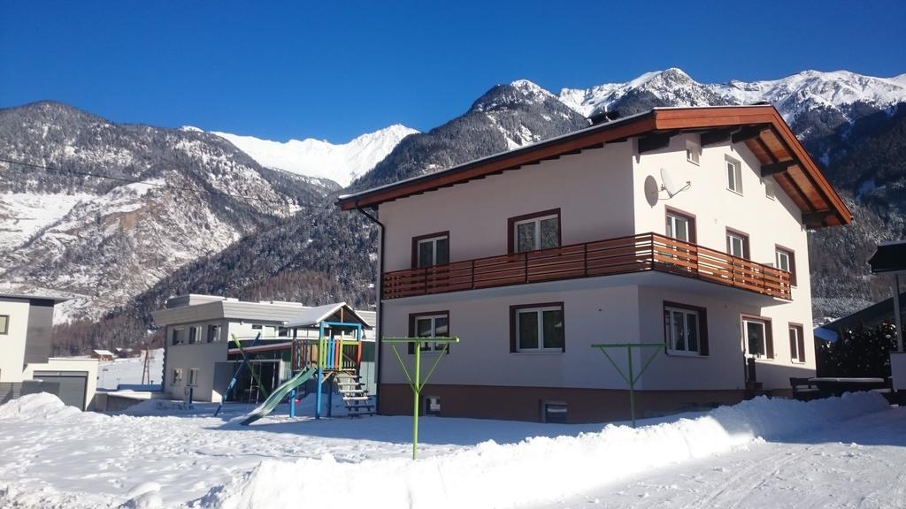 Haus Attos Apartment Umhausen Exterior photo