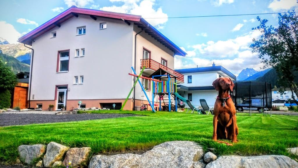 Haus Attos Apartment Umhausen Exterior photo